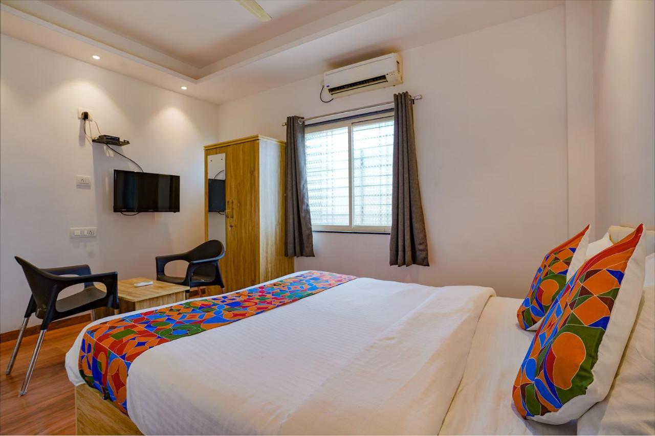 FabHotel Farmaish Garden Chinchvad Exterior foto